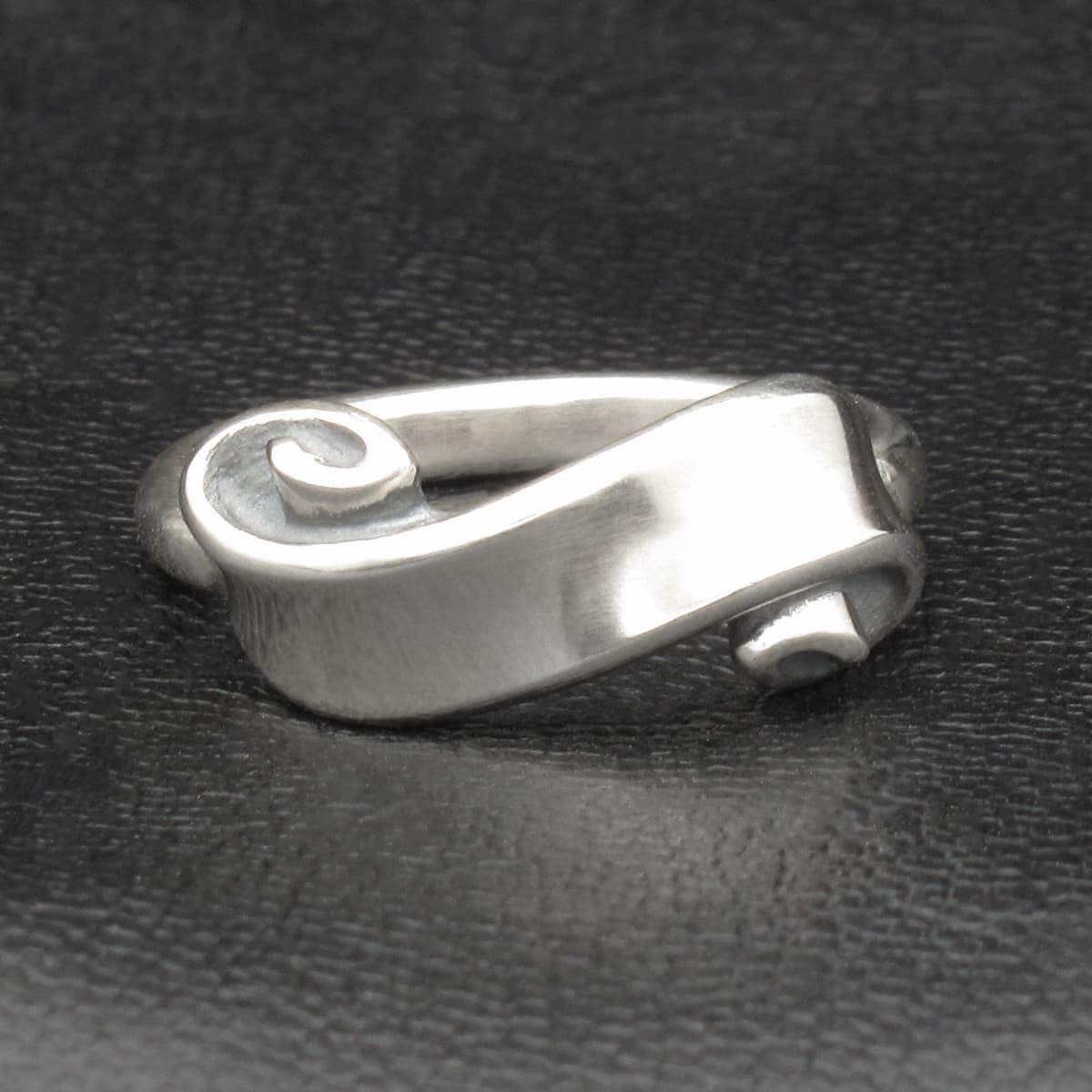 RAT RACE - Sweet Little Ribbon Ring / NONE - EDEN ROCK STORE