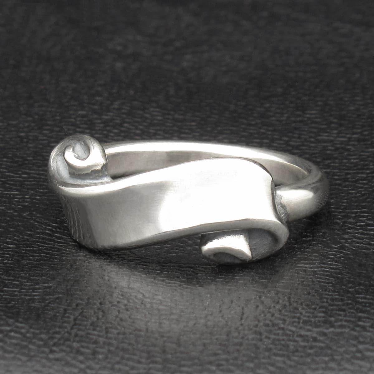 RAT RACE - Sweet Little Ribbon Ring / NONE - EDEN ROCK STORE