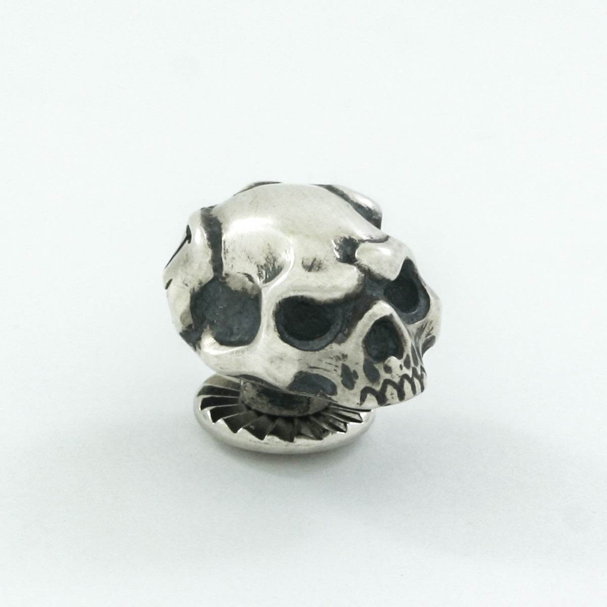 EDEN Skull Studs