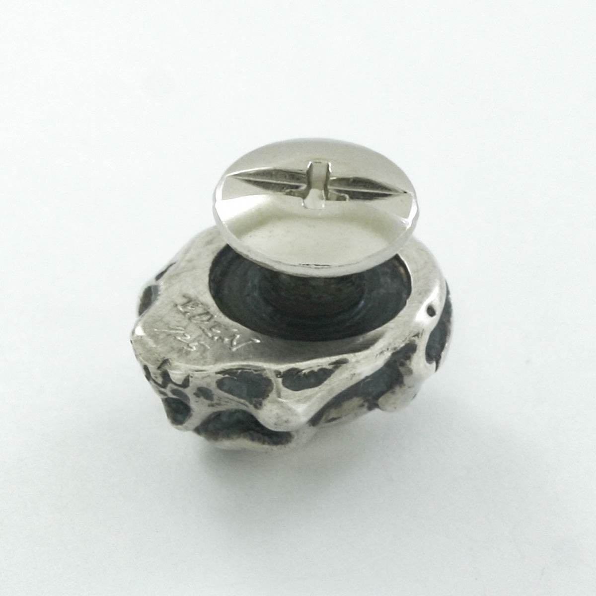EDEN Skull Studs